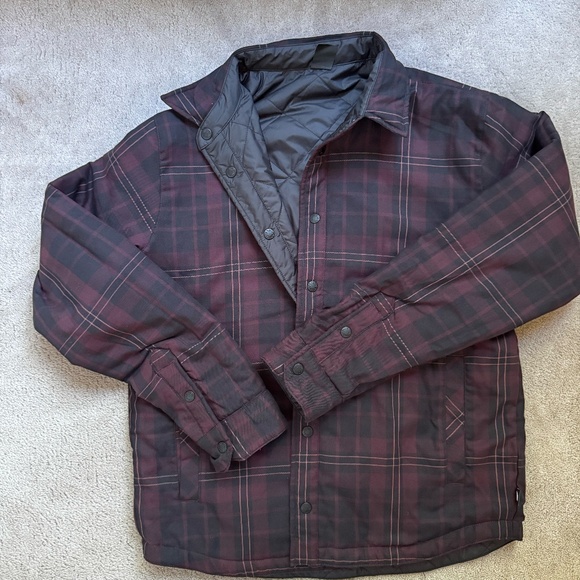 North Face Reversible Quilted Shirt Jacket Men's Medium Black & Burgundy - Picture 6 of 8